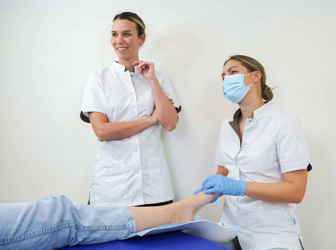 Pedicures zeer tevreden over samenwerking: resultaten enquête 2025-2026 bekend